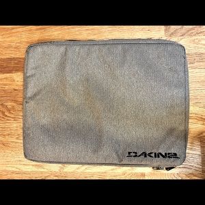 Dakine laptop sleeve (large)